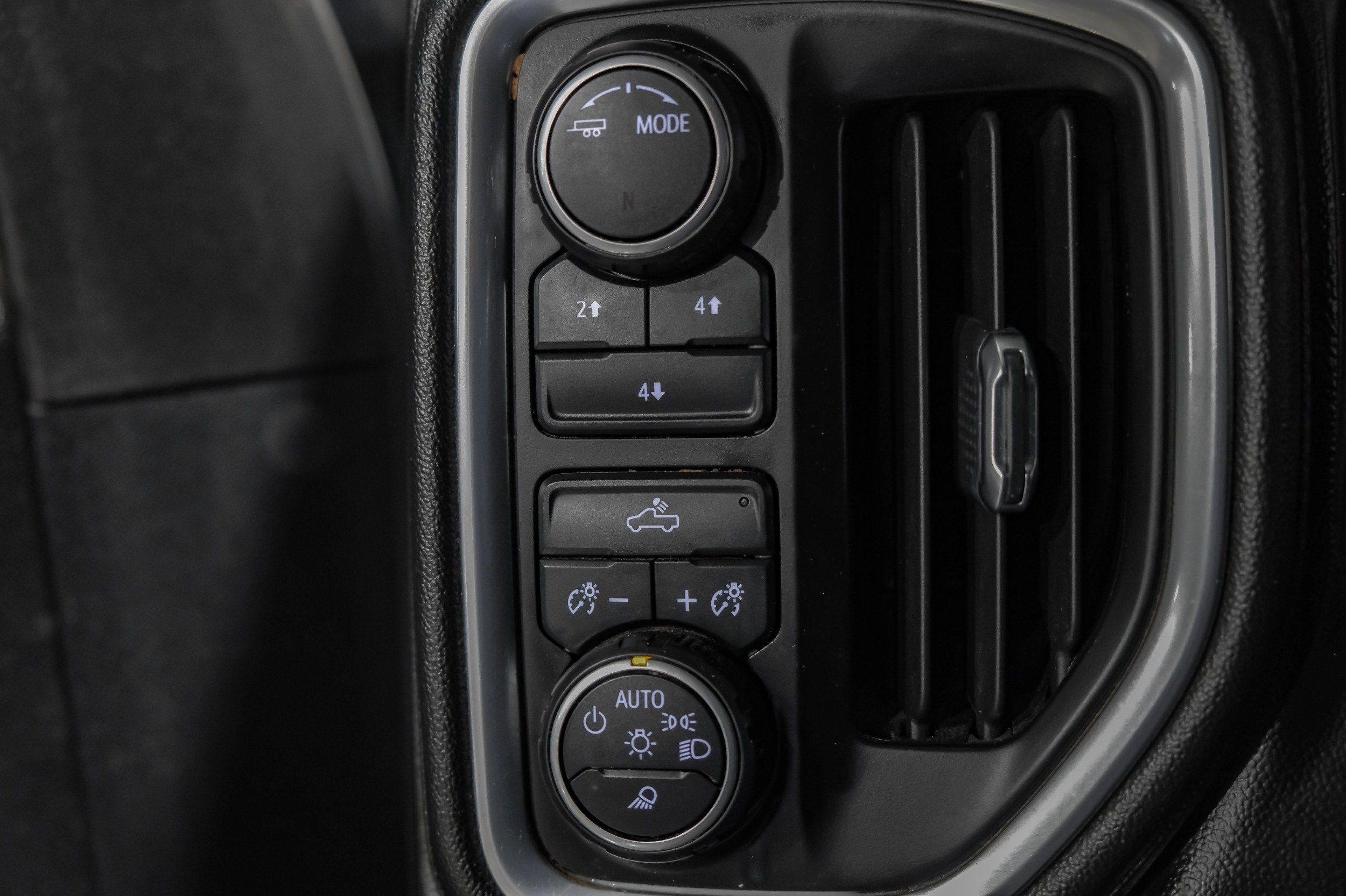Photo 26 of 2021 Chevrolet Silverado LT for sale in Katy, TX