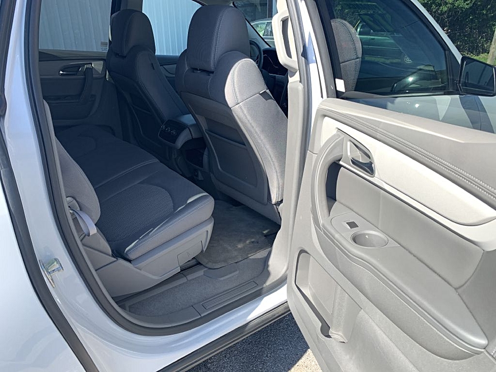 Photo 17 of 2017 Chevrolet Traverse LS for sale in Cypress, TX