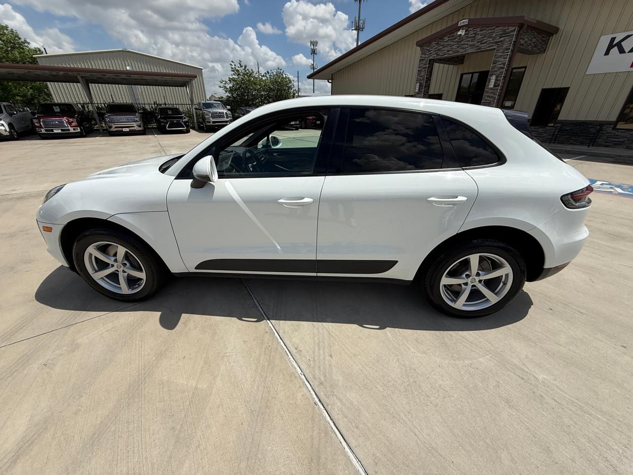 Photo 6 of 2019 Porsche Macan Type for sale in Houston, TX