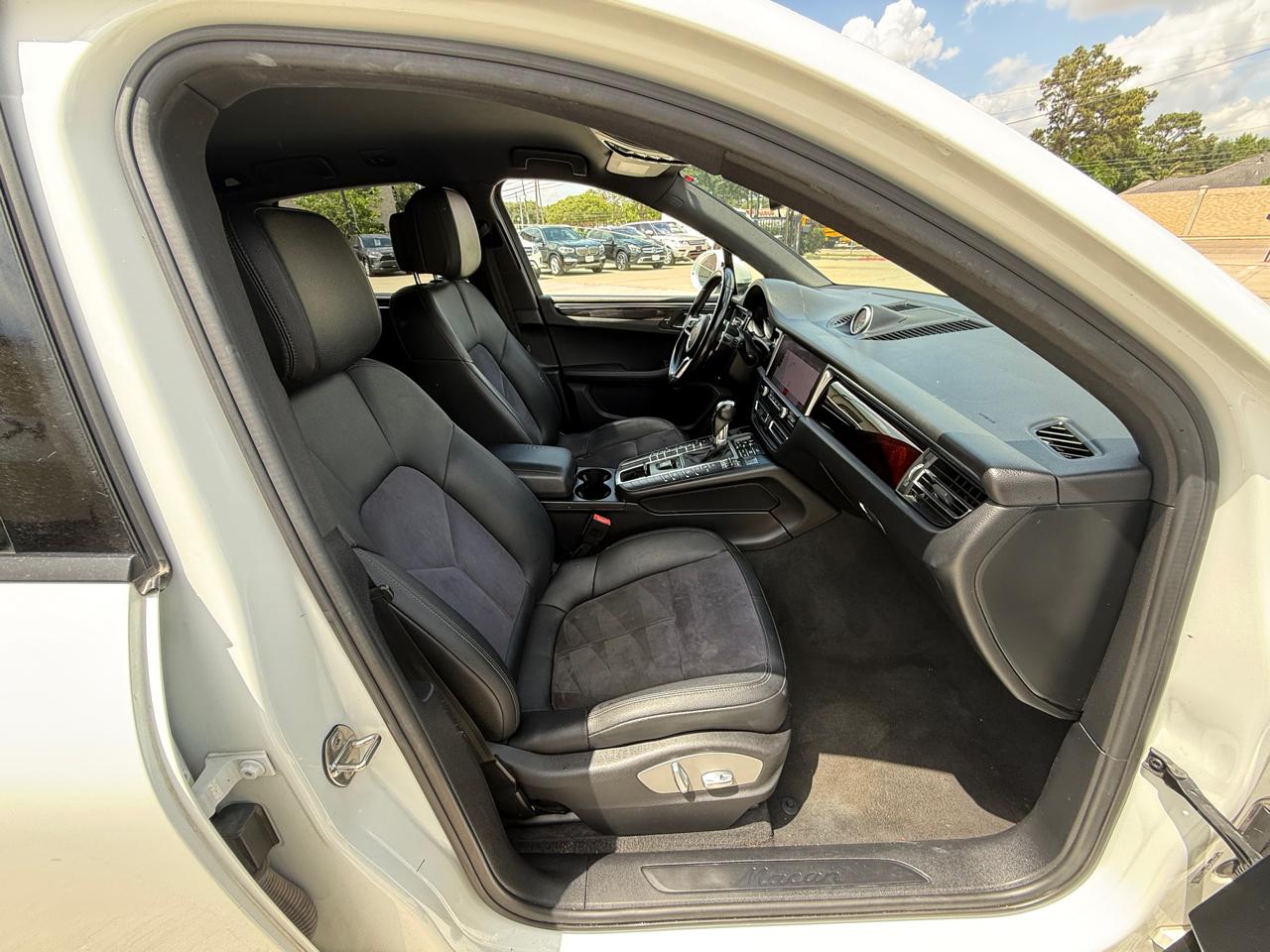 Photo 22 of 2019 Porsche Macan Type for sale in Houston, TX