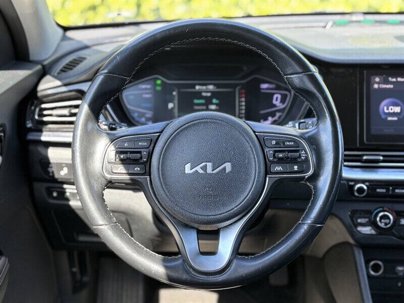 Photo 13 of 2022 Kia Niro EX for sale in Cypress, TX