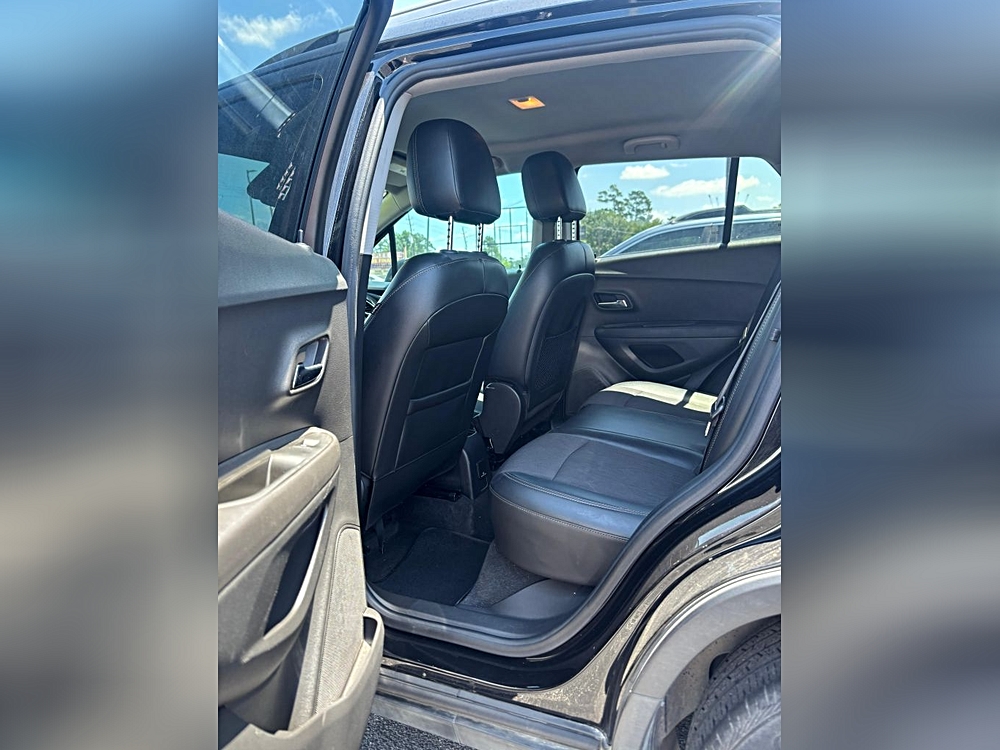 Photo 7 of 2020 Chevrolet Trax LT for sale in Cypress, TX