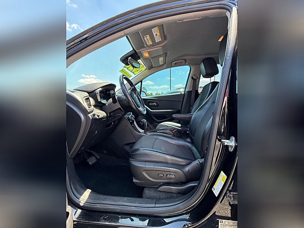 Photo 8 of 2020 Chevrolet Trax LT for sale in Cypress, TX