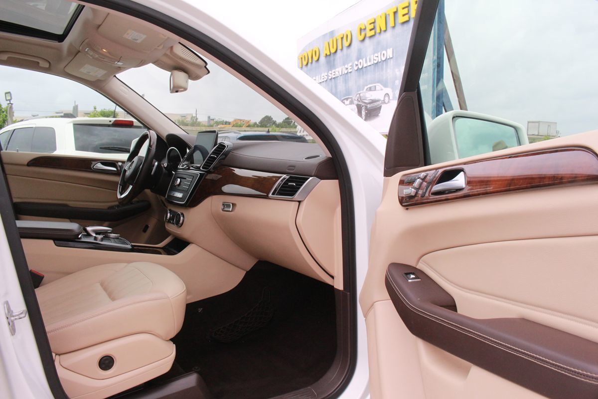 Photo 58 of 2017 Mercedes-Benz Gls-Class Premium Package for sale in Cypress, TX