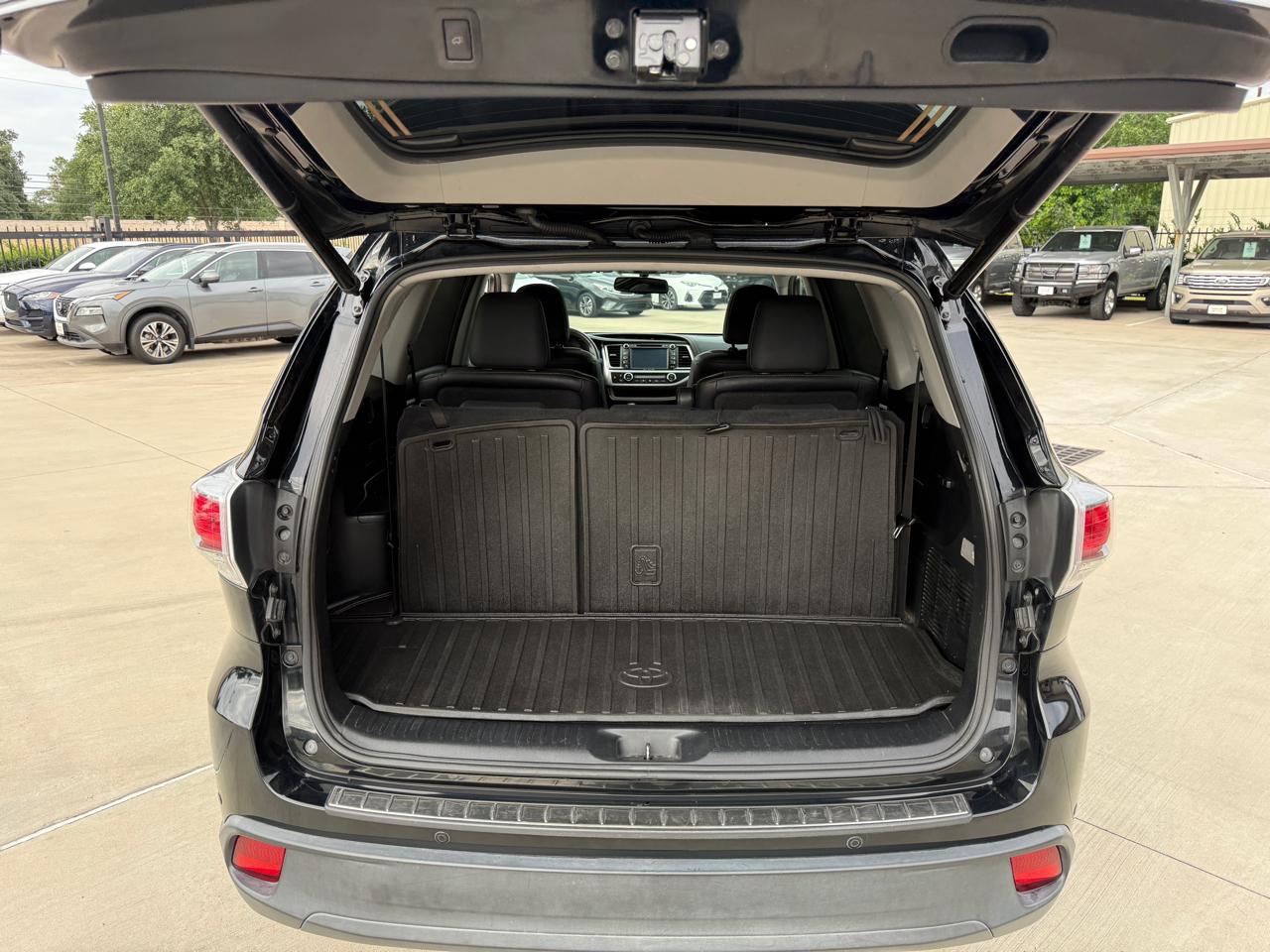 Photo 49 of 2016 Toyota Highlander Base for sale in Houston, TX