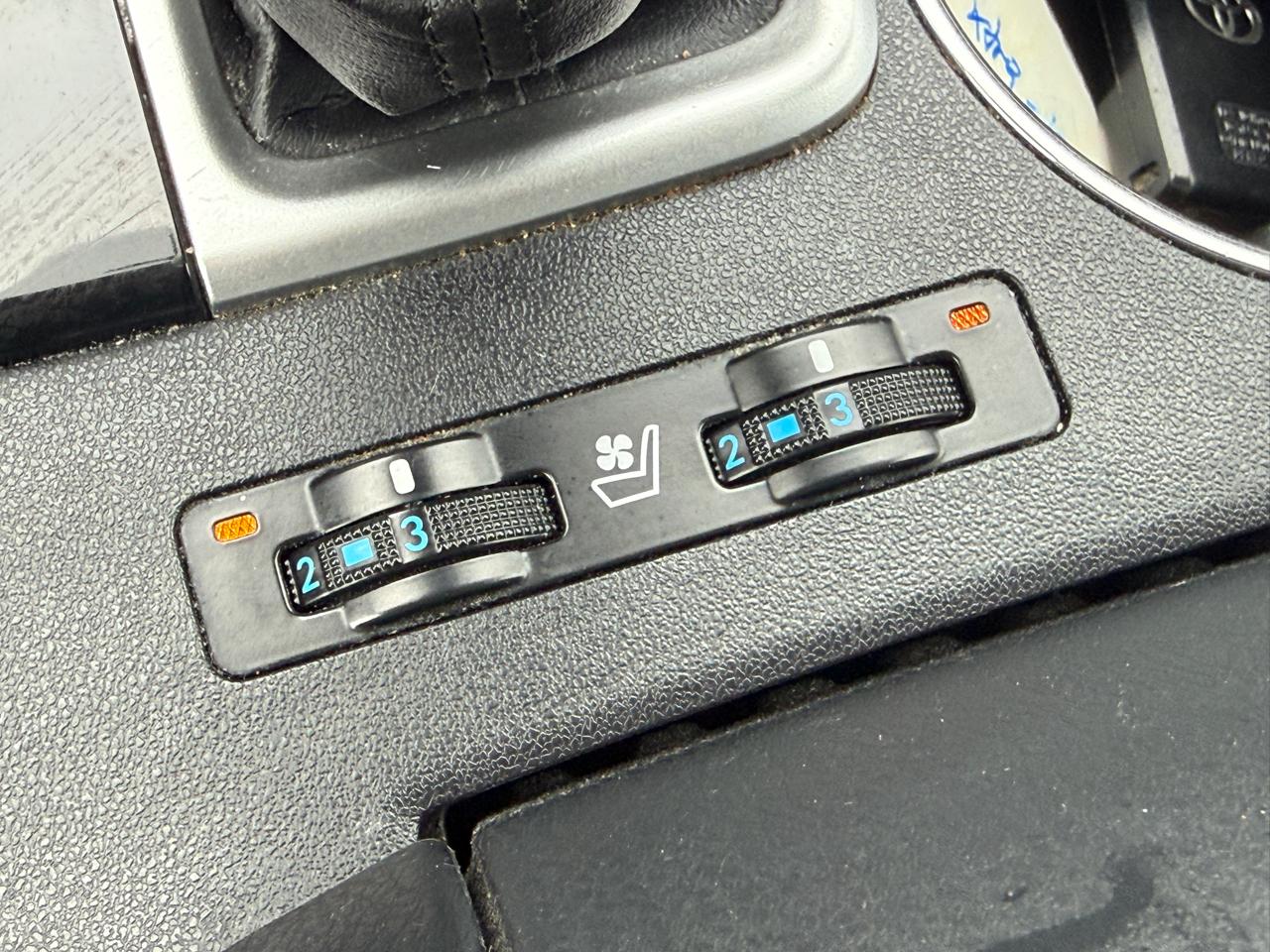 Photo 42 of 2016 Toyota Highlander Base for sale in Houston, TX