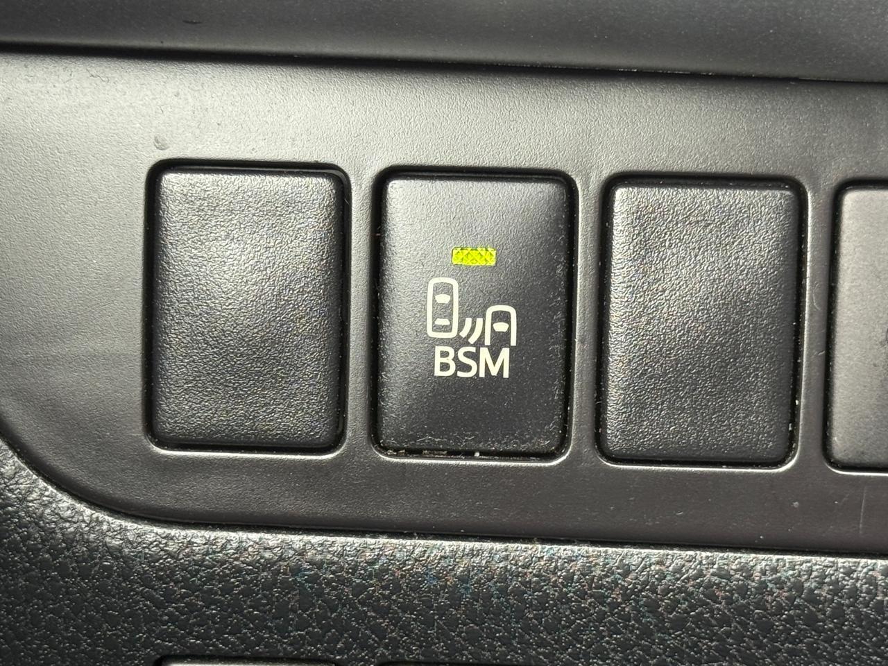 Photo 44 of 2016 Toyota Highlander Base for sale in Houston, TX
