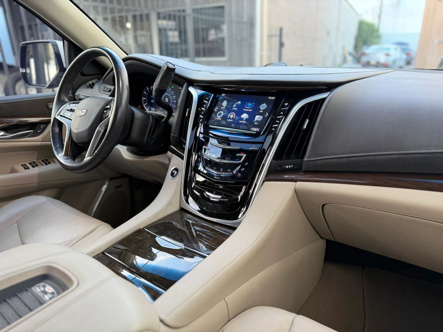Photo 21 of 2018 Cadillac Escalade Esv Esv for sale in Houston, TX