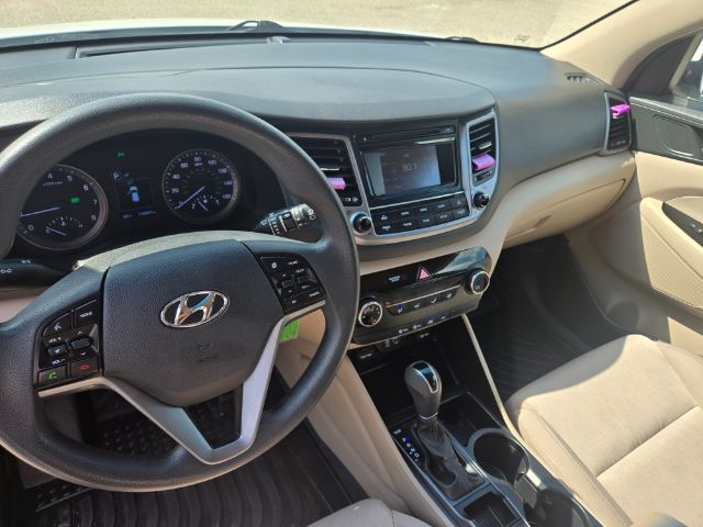 Photo 4 of 2016 Hyundai Tucson SE for sale in Houston, TX