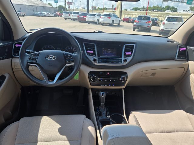 Photo 7 of 2016 Hyundai Tucson SE for sale in Houston, TX