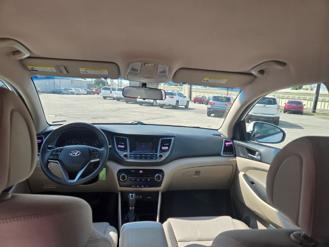 Photo 9 of 2016 Hyundai Tucson SE for sale in Houston, TX