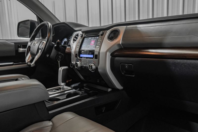 Photo 11 of 2018 Toyota Tundra Limited for sale in Katy, TX