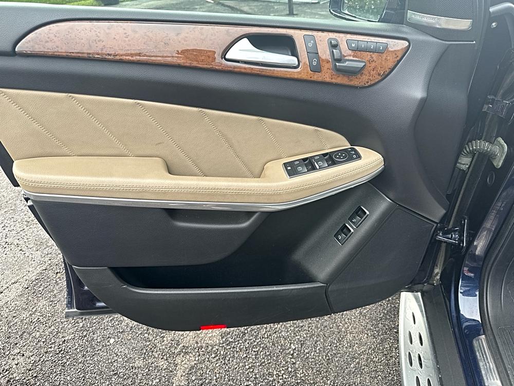Photo 4 of 2016 Mercedes-Benz Gl-Class 550 4MATIC for sale in Cypress, TX