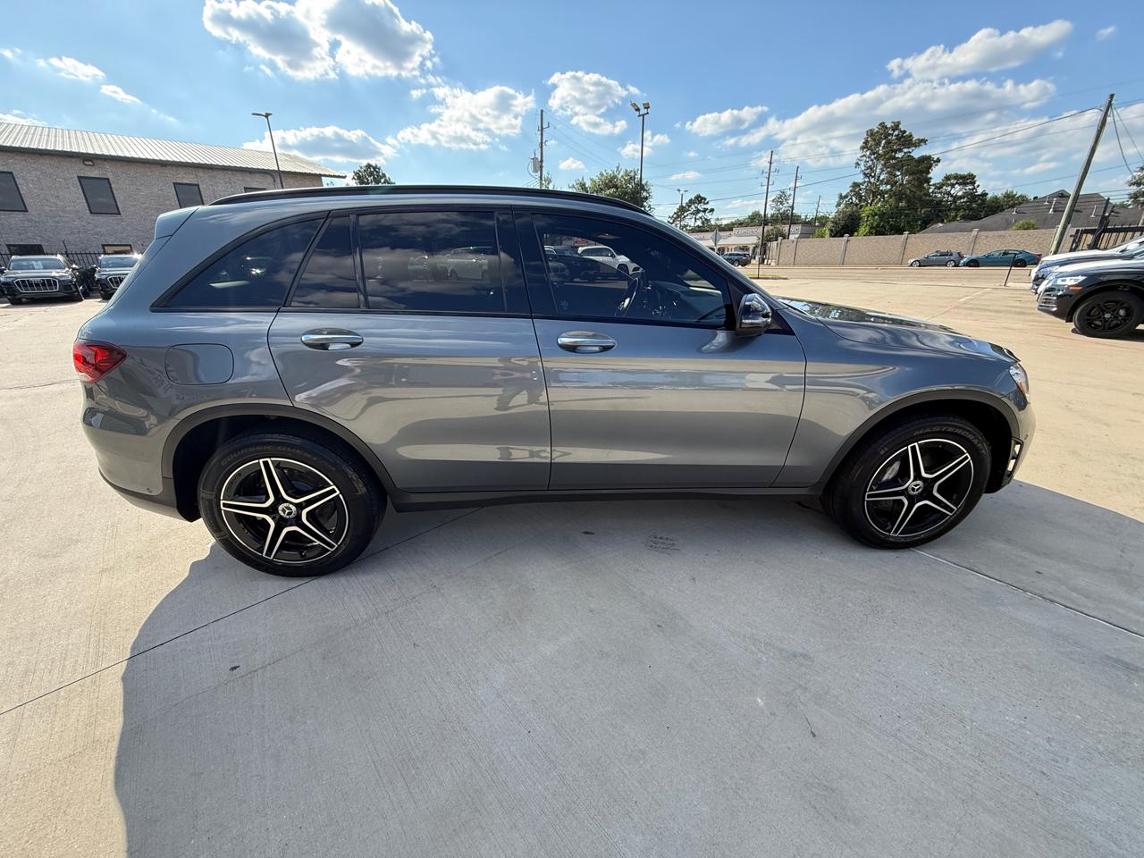 Photo 14 of 2022 Mercedes-Benz Glc-Class Glc300 for sale in Houston, TX