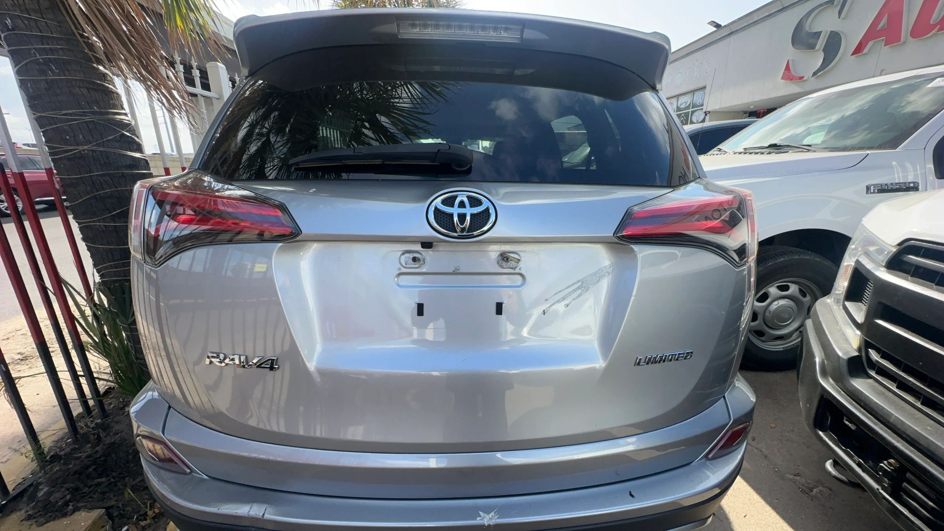 Photo 3 of 2018 Toyota Rav4 LTD for sale in Houston, TX