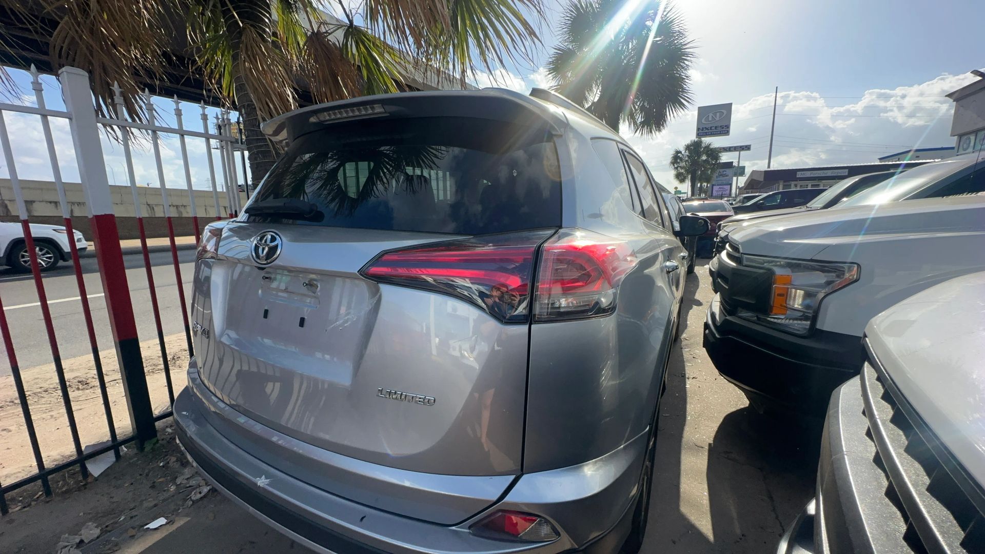 Photo 5 of 2018 Toyota Rav4 LTD for sale in Houston, TX