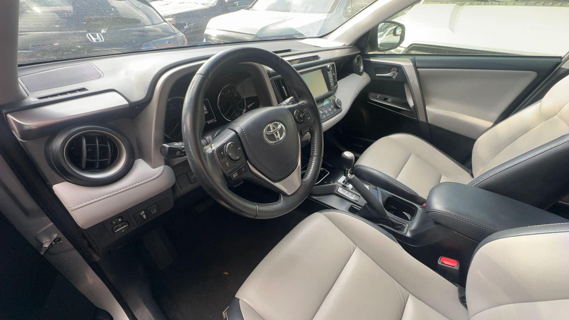 Photo 10 of 2018 Toyota Rav4 LTD for sale in Houston, TX