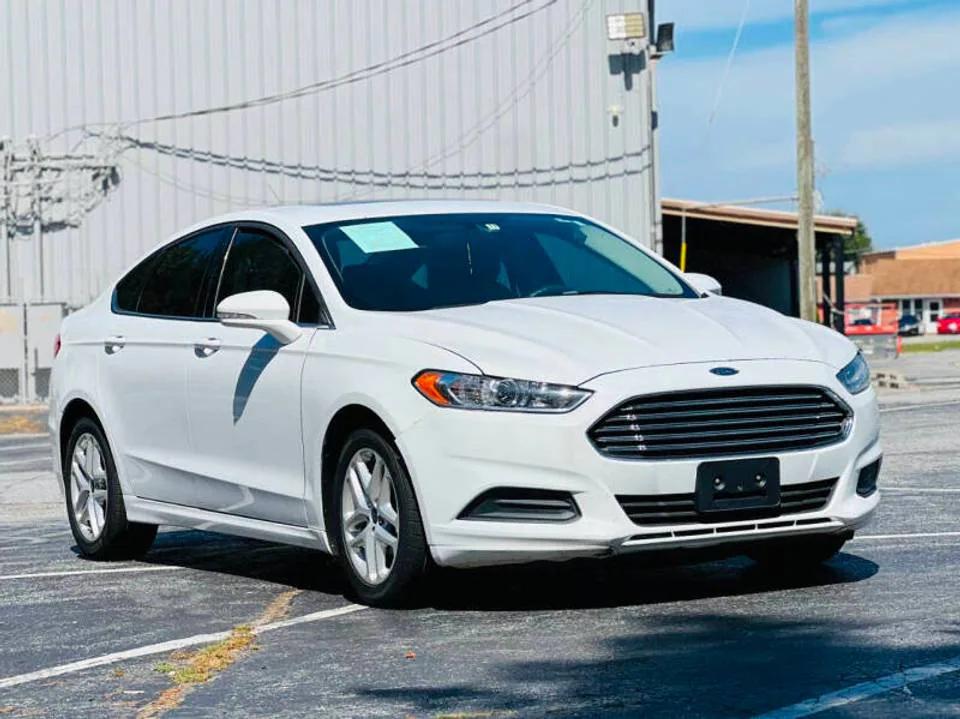 Photo 2 of 2016 Ford Fusion SE for sale in Houston, TX