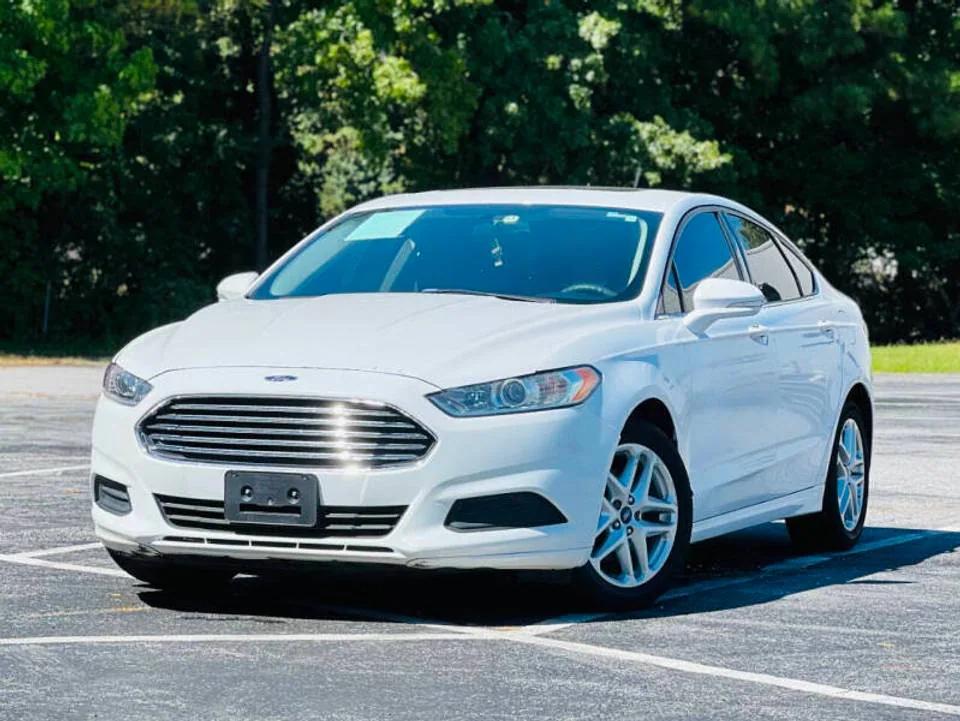 Photo 4 of 2016 Ford Fusion SE for sale in Houston, TX