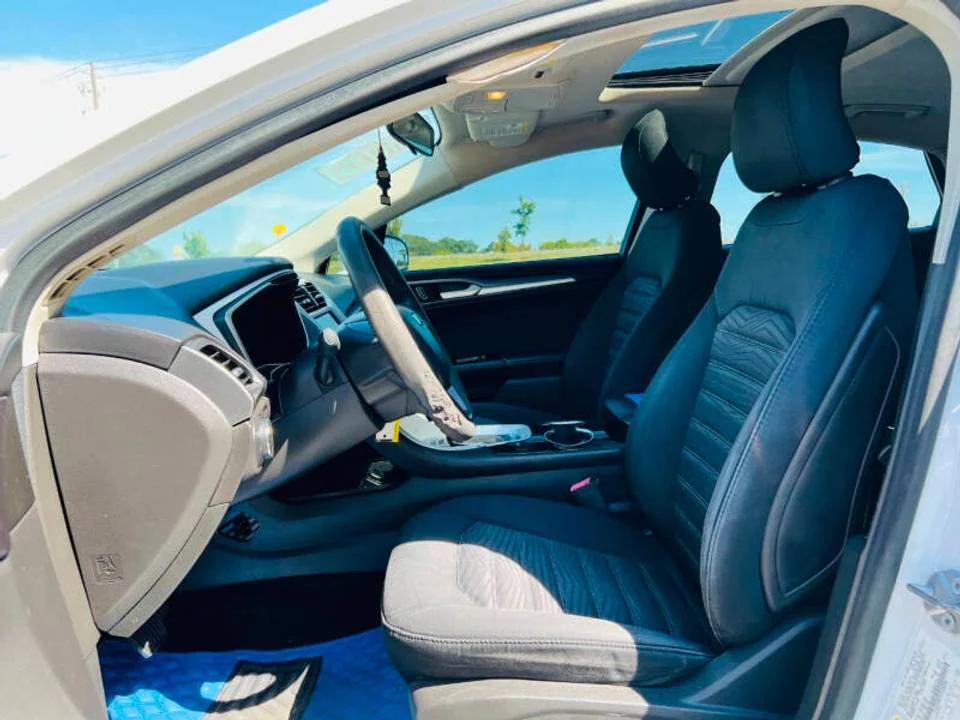 Photo 9 of 2016 Ford Fusion SE for sale in Houston, TX