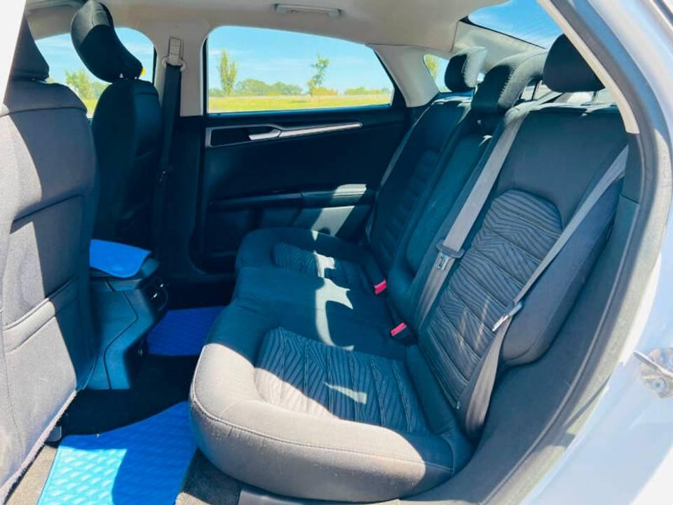 Photo 9 of 2016 Ford Fusion SE for sale in Houston, TX
