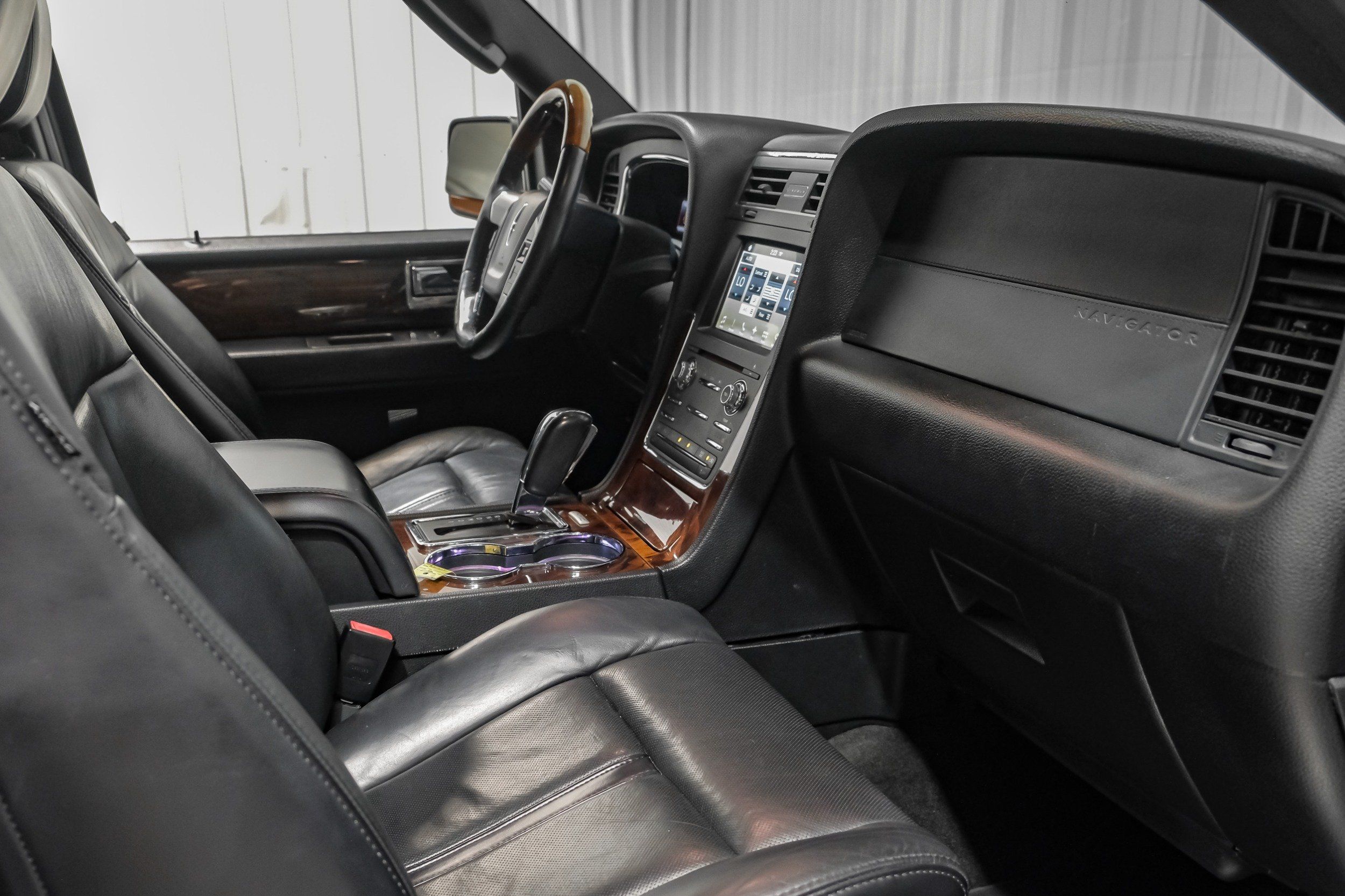 Photo 15 of 2016 Lincoln Navigator Select for sale in Katy, TX