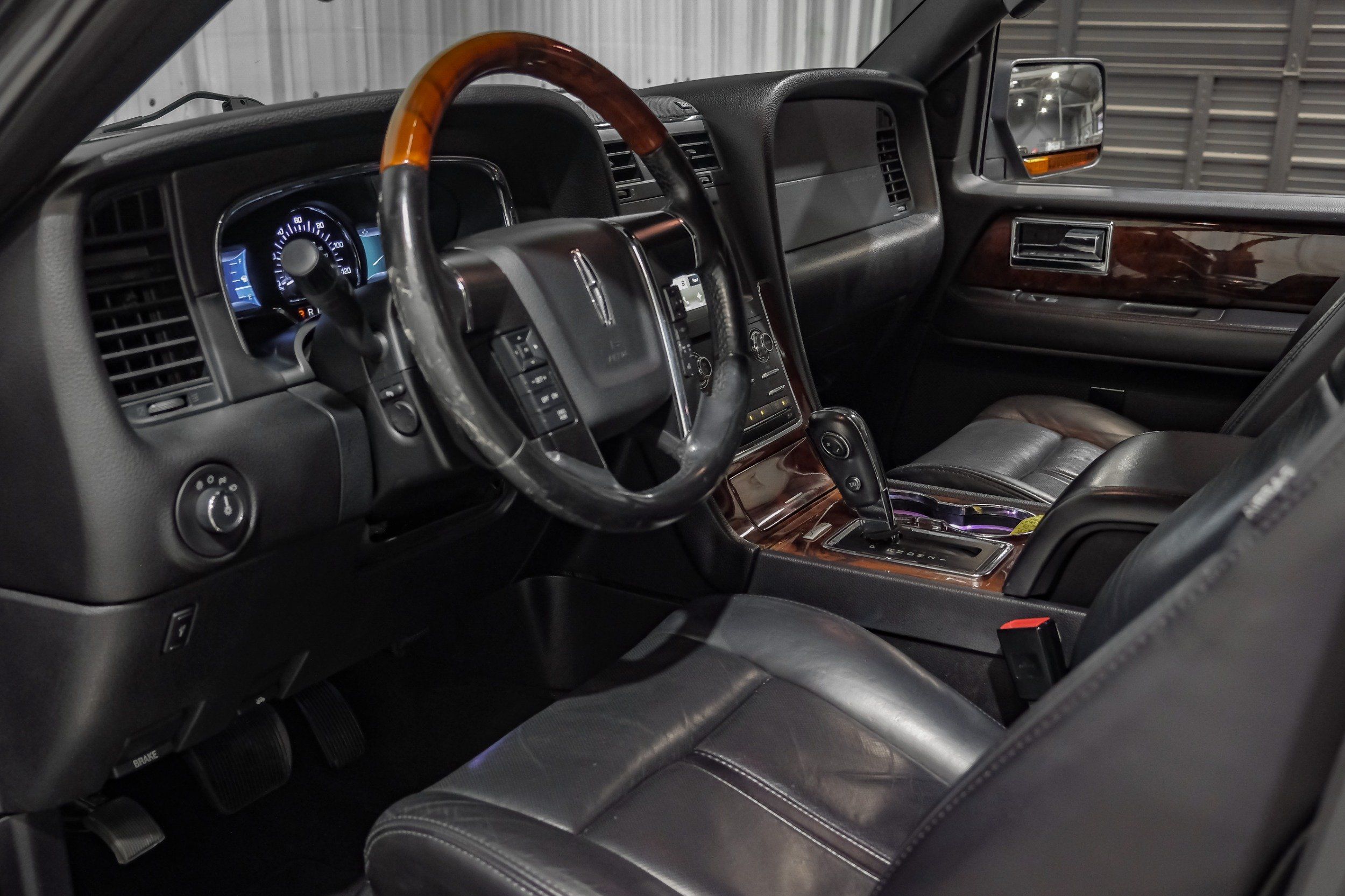 Photo 19 of 2016 Lincoln Navigator Select for sale in Katy, TX