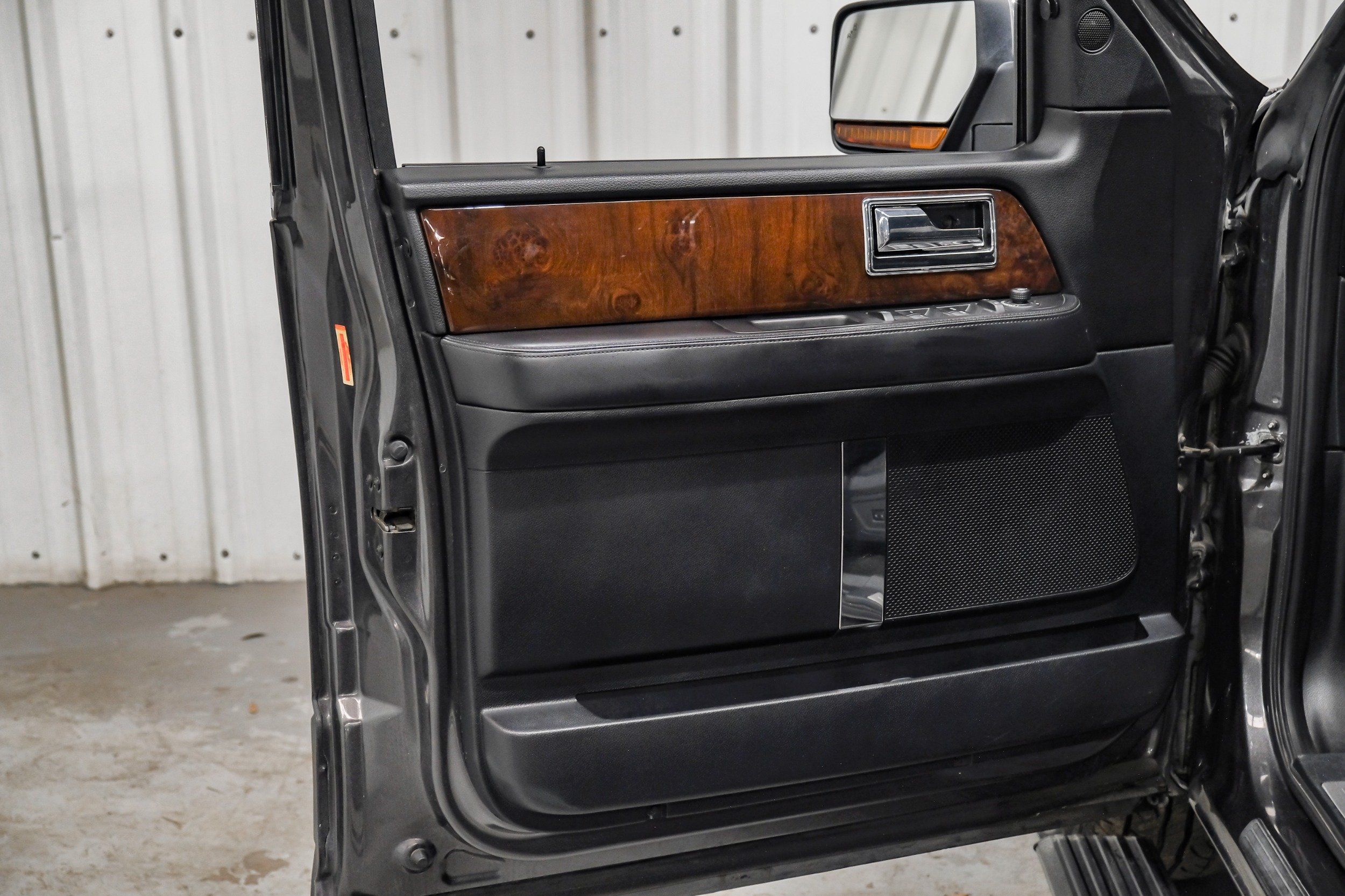 Photo 55 of 2016 Lincoln Navigator Select for sale in Katy, TX