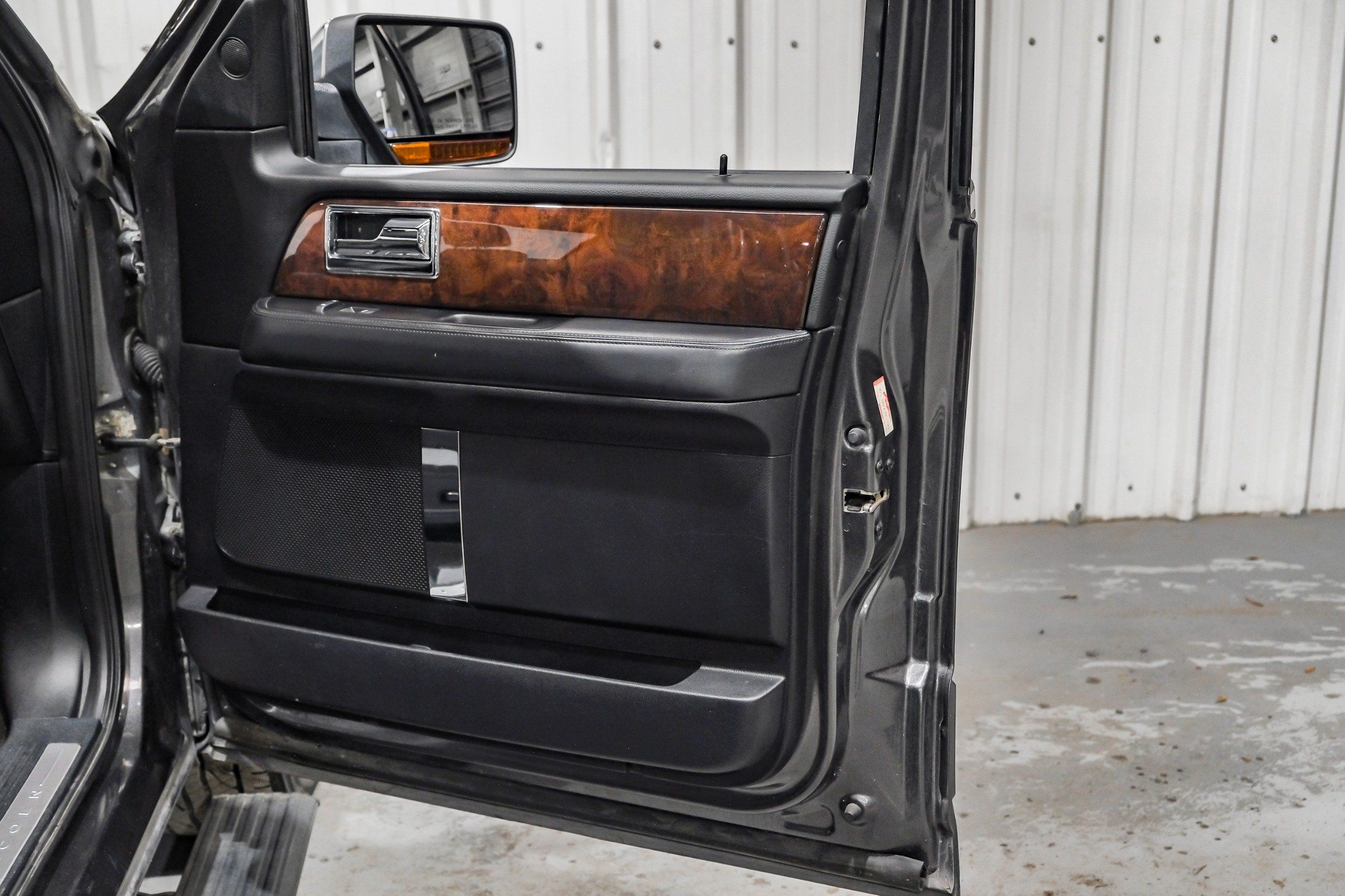 Photo 57 of 2016 Lincoln Navigator Select for sale in Katy, TX