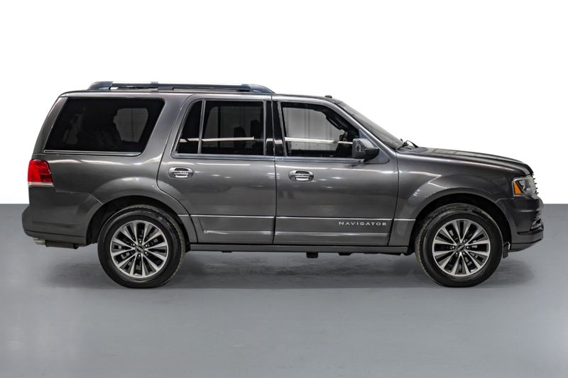 Photo 10 of 2016 Lincoln Navigator Select for sale in Katy, TX