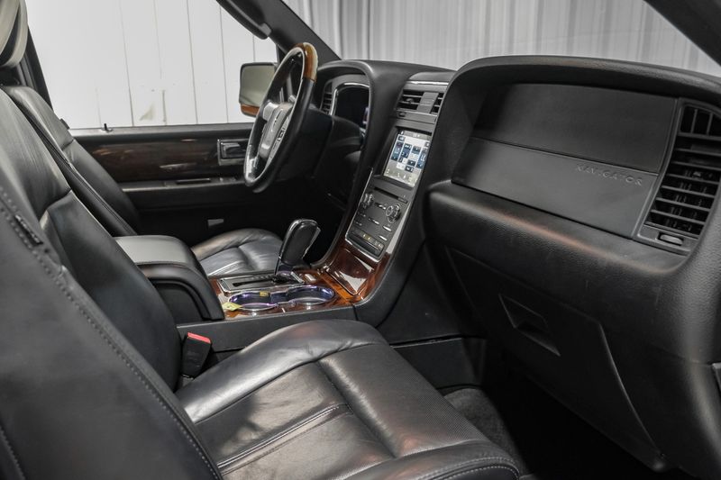 Photo 16 of 2016 Lincoln Navigator Select for sale in Katy, TX