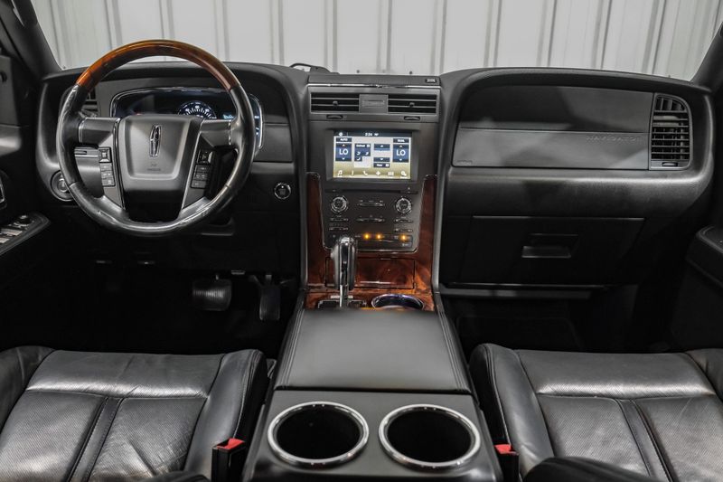 Photo 18 of 2016 Lincoln Navigator Select for sale in Katy, TX