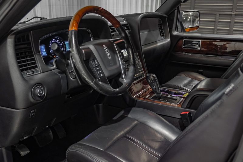 Photo 20 of 2016 Lincoln Navigator Select for sale in Katy, TX