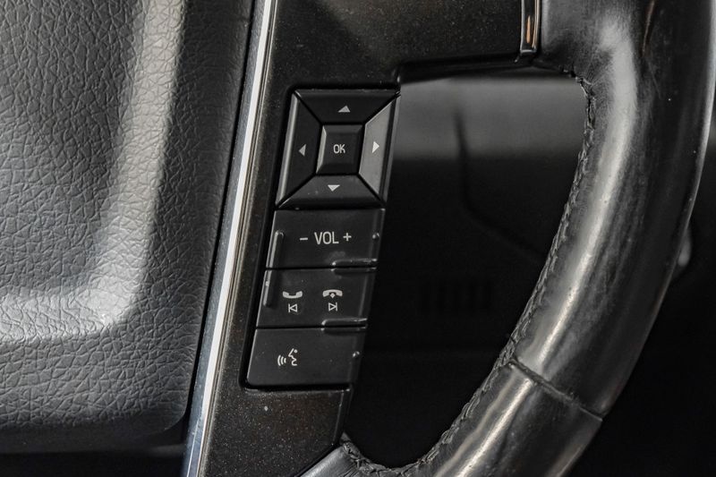 Photo 26 of 2016 Lincoln Navigator Select for sale in Katy, TX