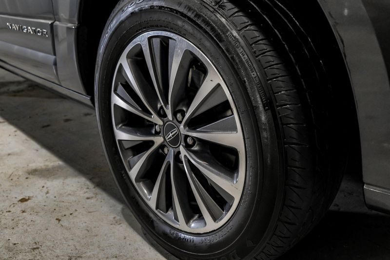 Photo 88 of 2016 Lincoln Navigator Select for sale in Katy, TX