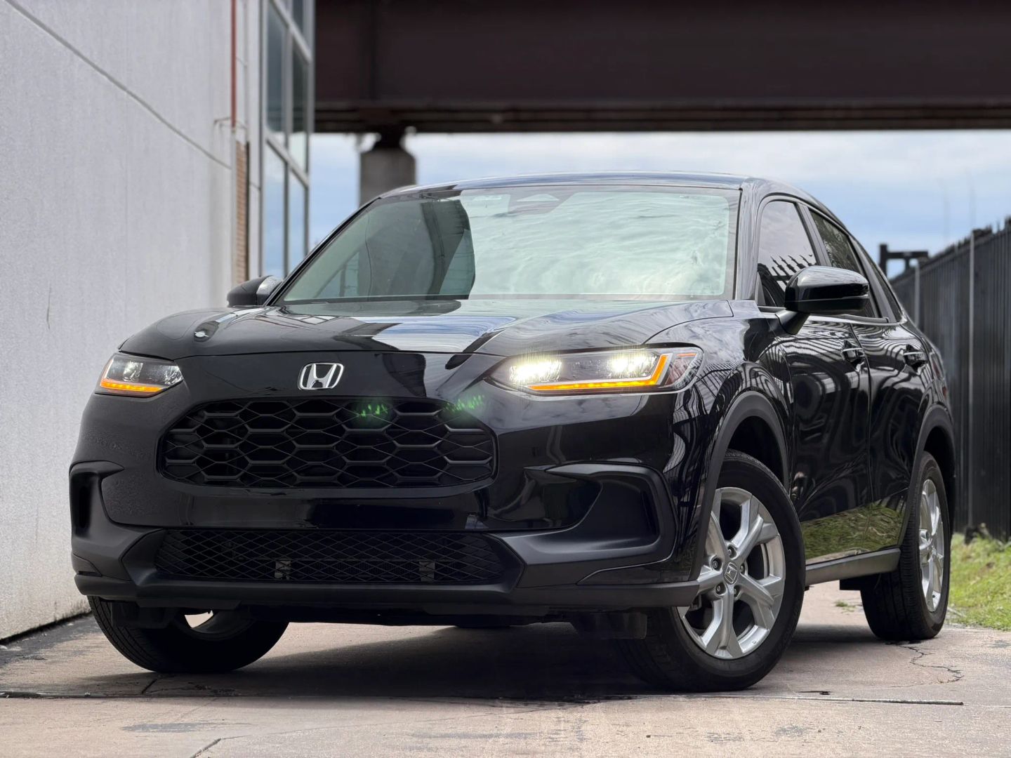 Photo 3 of 2025 Honda Hr-V LX for sale in Houston, TX