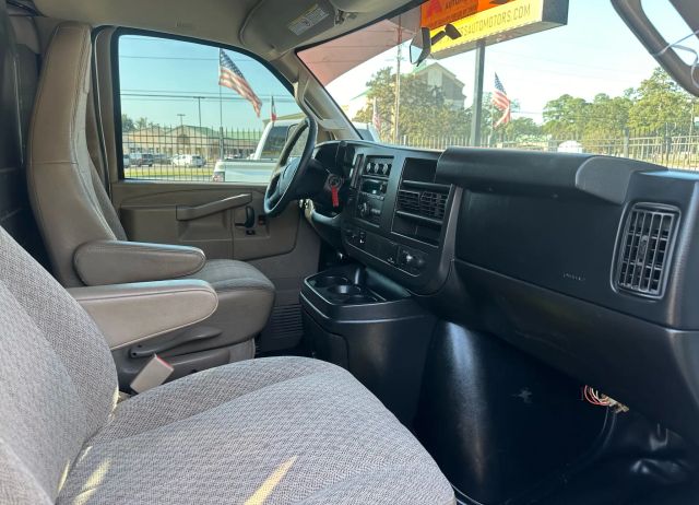 Photo 37 of 2017 GMC Savana 2500 for sale in Cypress, TX