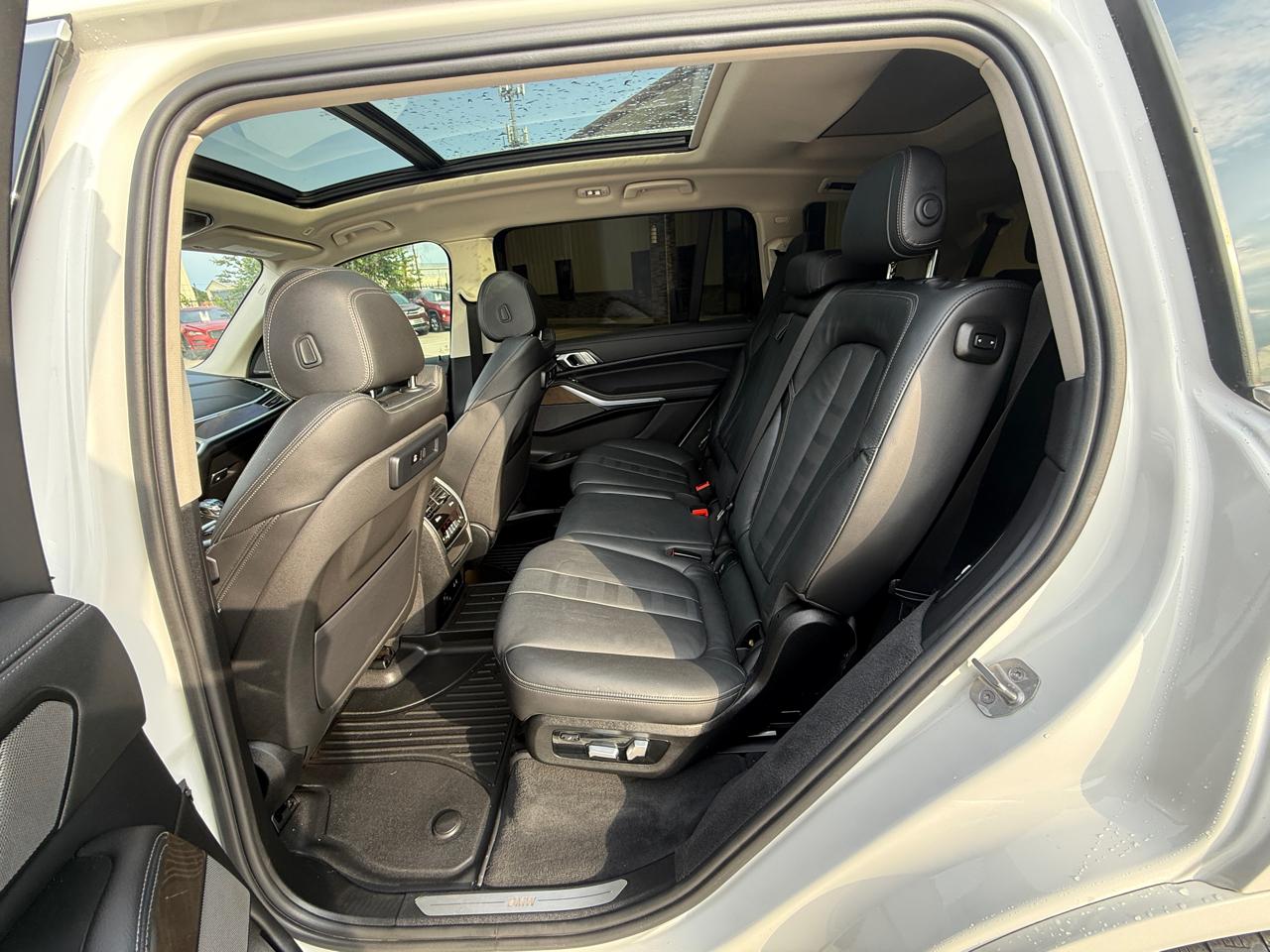 Photo 24 of 2020 BMW X7 Xdrive40i for sale in Houston, TX