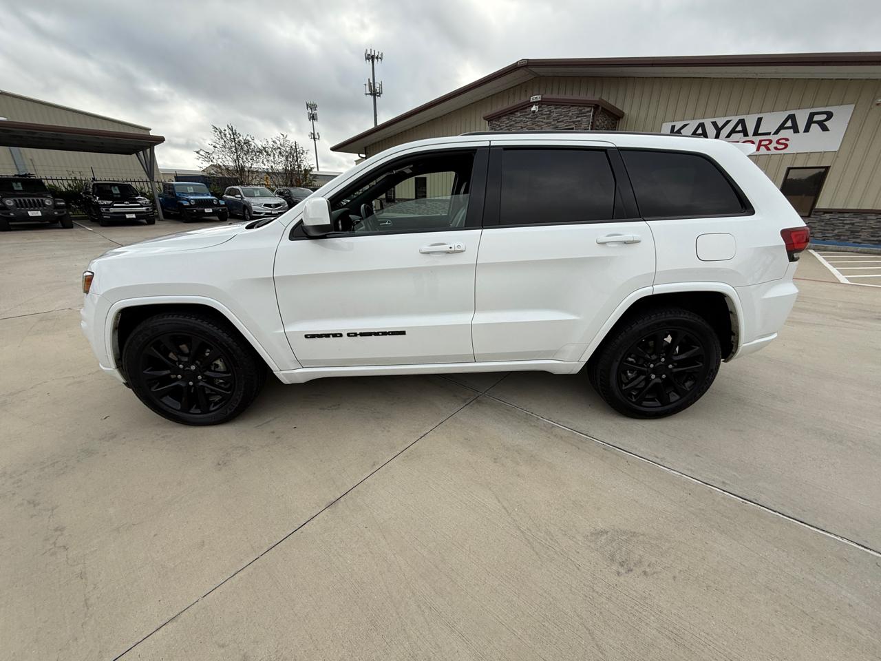 Photo 5 of 2021 Jeep Grand Cherokee Laredo for sale in Houston, TX