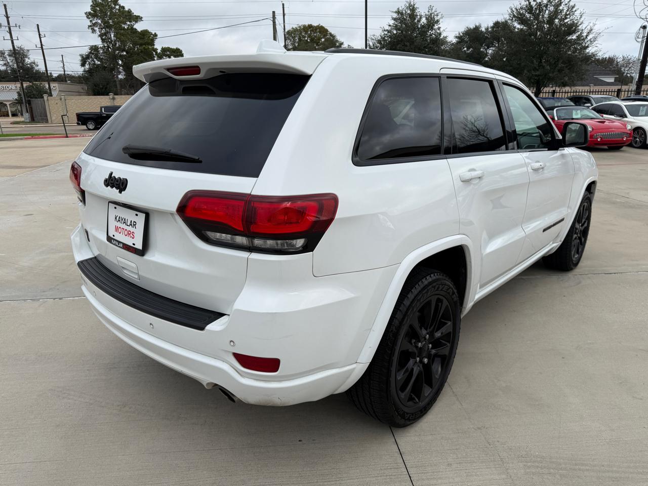 Photo 11 of 2021 Jeep Grand Cherokee Laredo for sale in Houston, TX