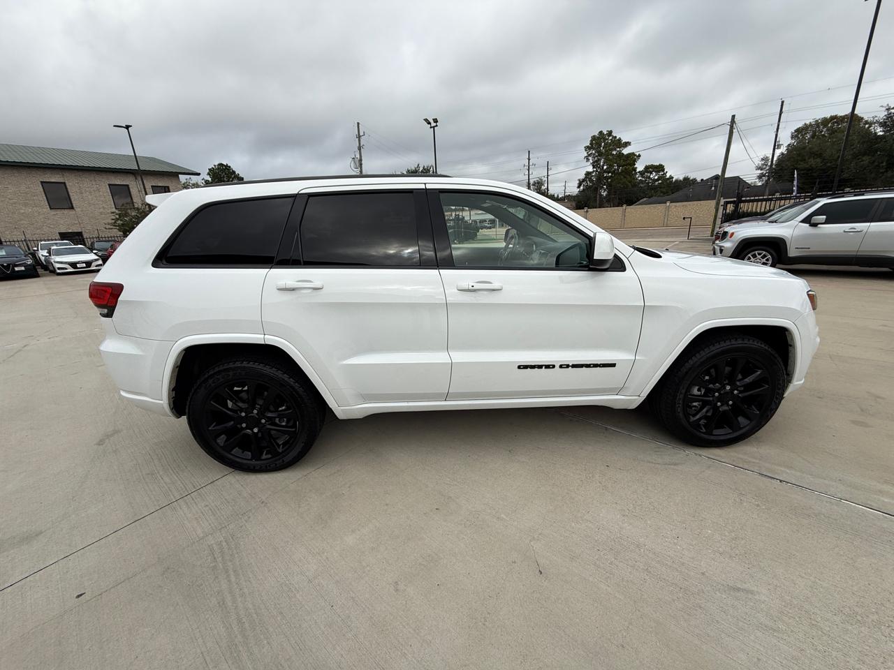 Photo 13 of 2021 Jeep Grand Cherokee Laredo for sale in Houston, TX