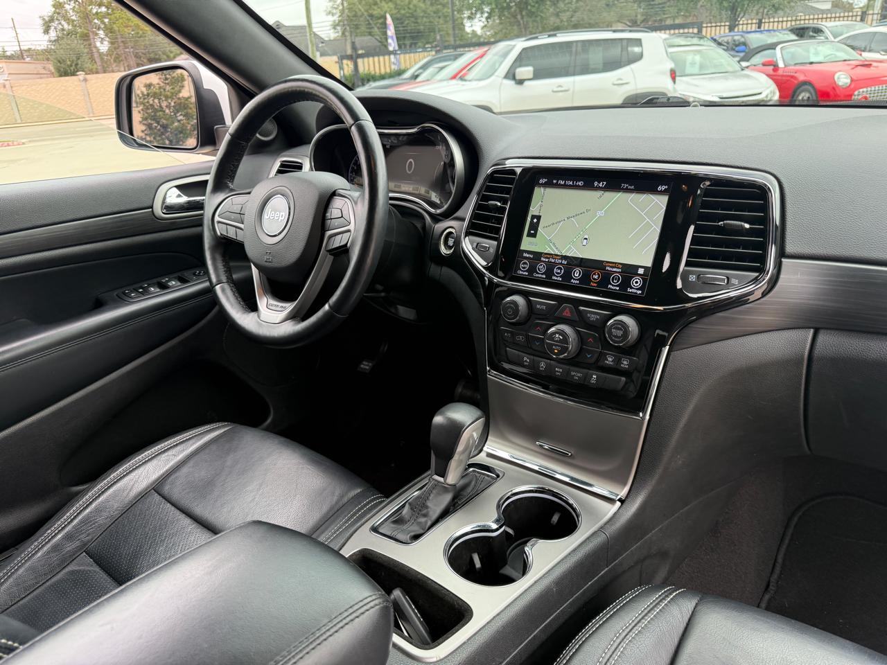 Photo 21 of 2021 Jeep Grand Cherokee Laredo for sale in Houston, TX