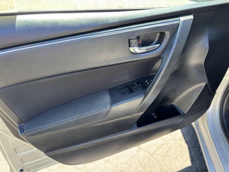 Photo 15 of 2018 Toyota Corolla L for sale in Cypress, TX