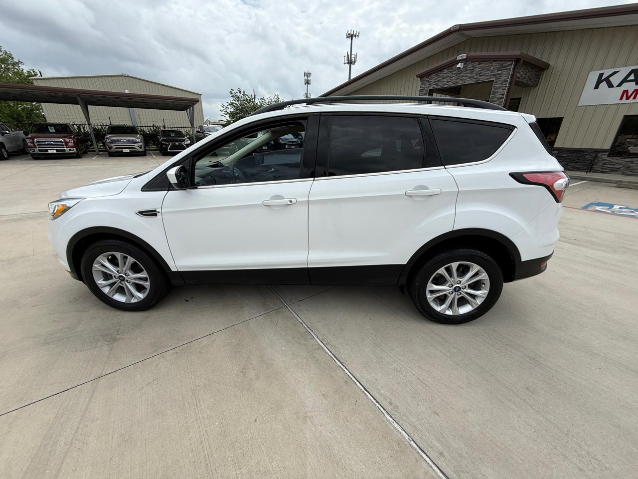 Photo 5 of 2018 Ford Escape SE for sale in Houston, TX