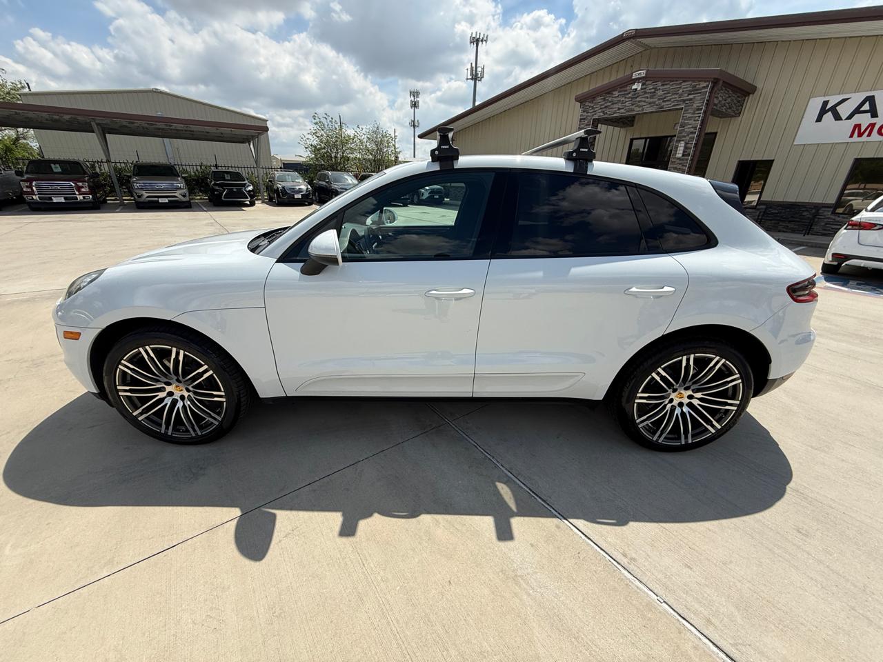 Photo 3 of 2018 Porsche Macan Type for sale in Houston, TX