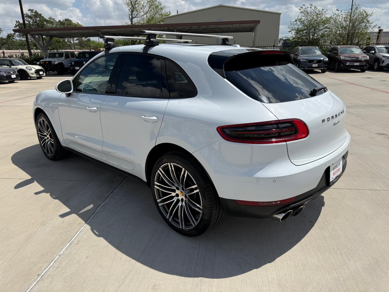 Photo 4 of 2018 Porsche Macan Type for sale in Houston, TX