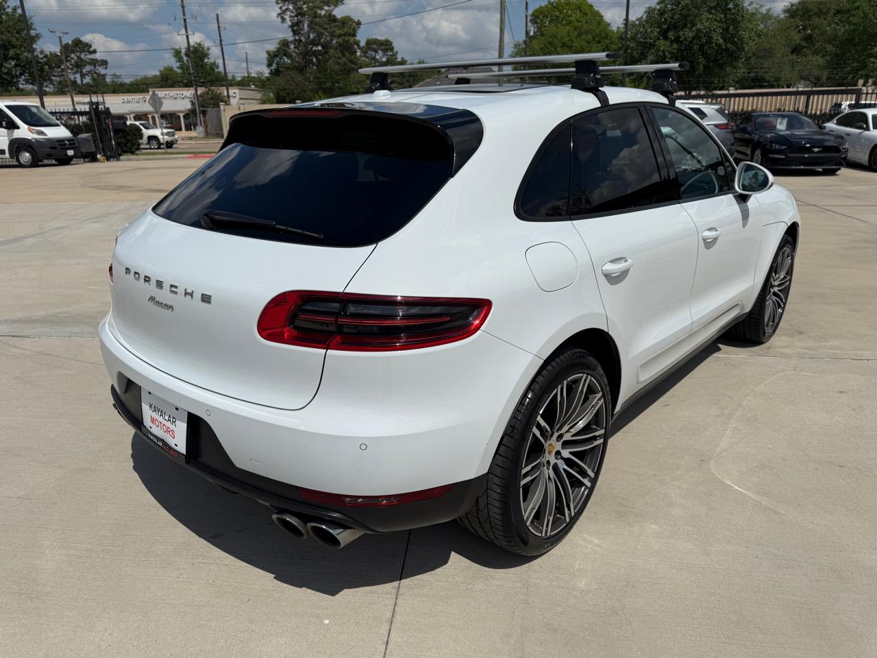 Photo 6 of 2018 Porsche Macan Type for sale in Houston, TX