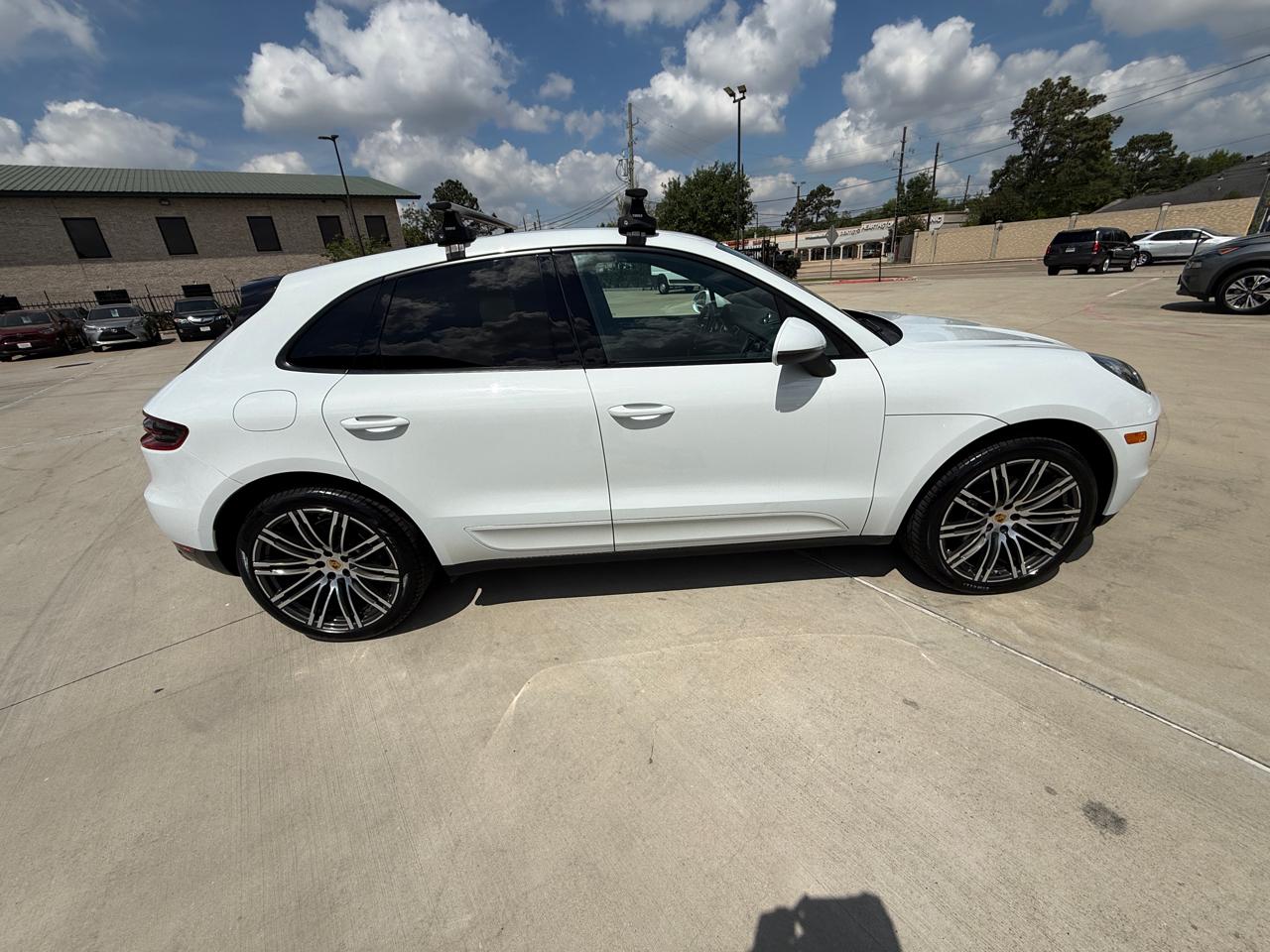 Photo 7 of 2018 Porsche Macan Type for sale in Houston, TX