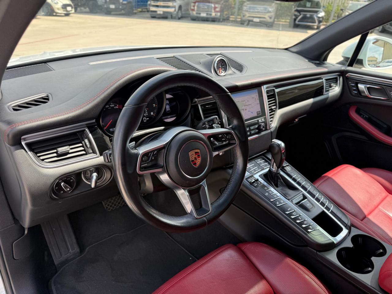 Photo 8 of 2018 Porsche Macan Type for sale in Houston, TX