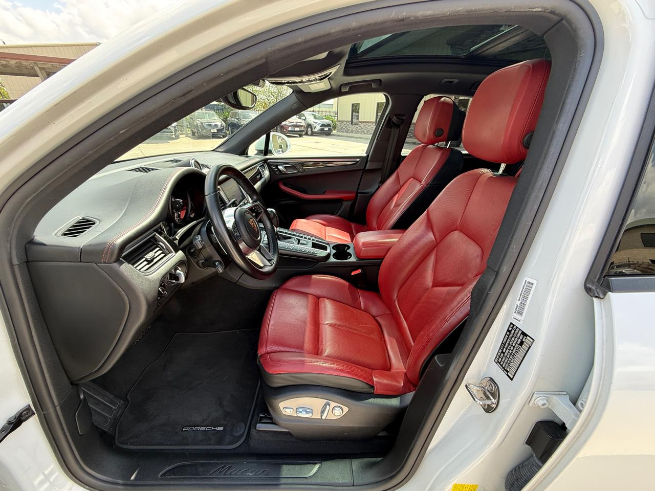 Photo 10 of 2018 Porsche Macan Type for sale in Houston, TX